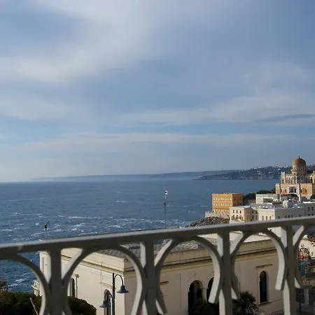 Castello Apartment *